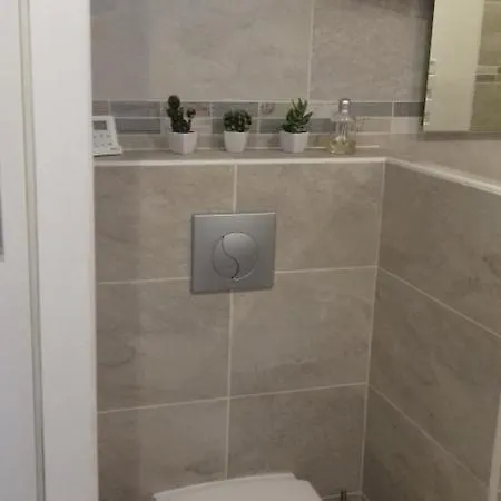 A L'oree Du Bois-Jerome-Saint-Ouen