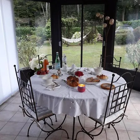 A L'oree Du *